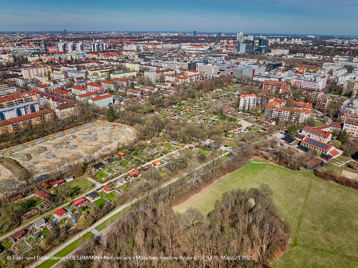21.03.2023 - Luftbilder von der Baustelle Maikäfersiedlung in Berg am Laim